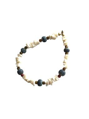 BEAUTIFUL WOMENS BEADED WHITE/BLUE WRIST BRACELET